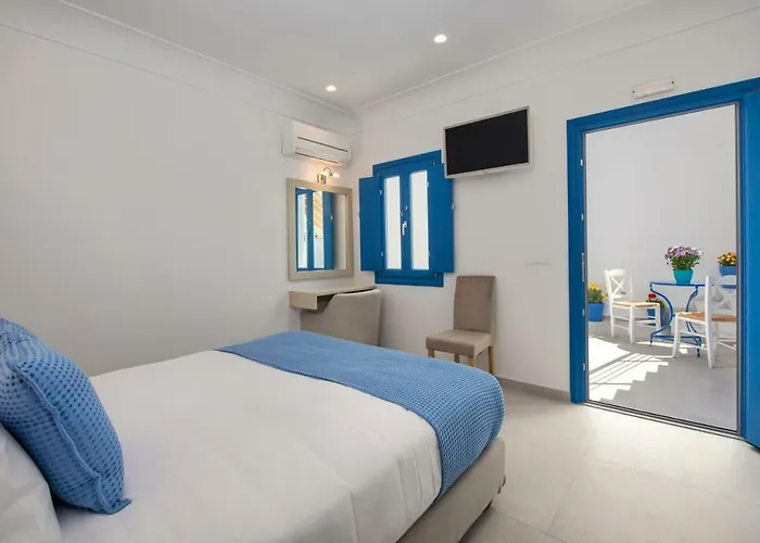 Break Hotel Fira (Santorini)